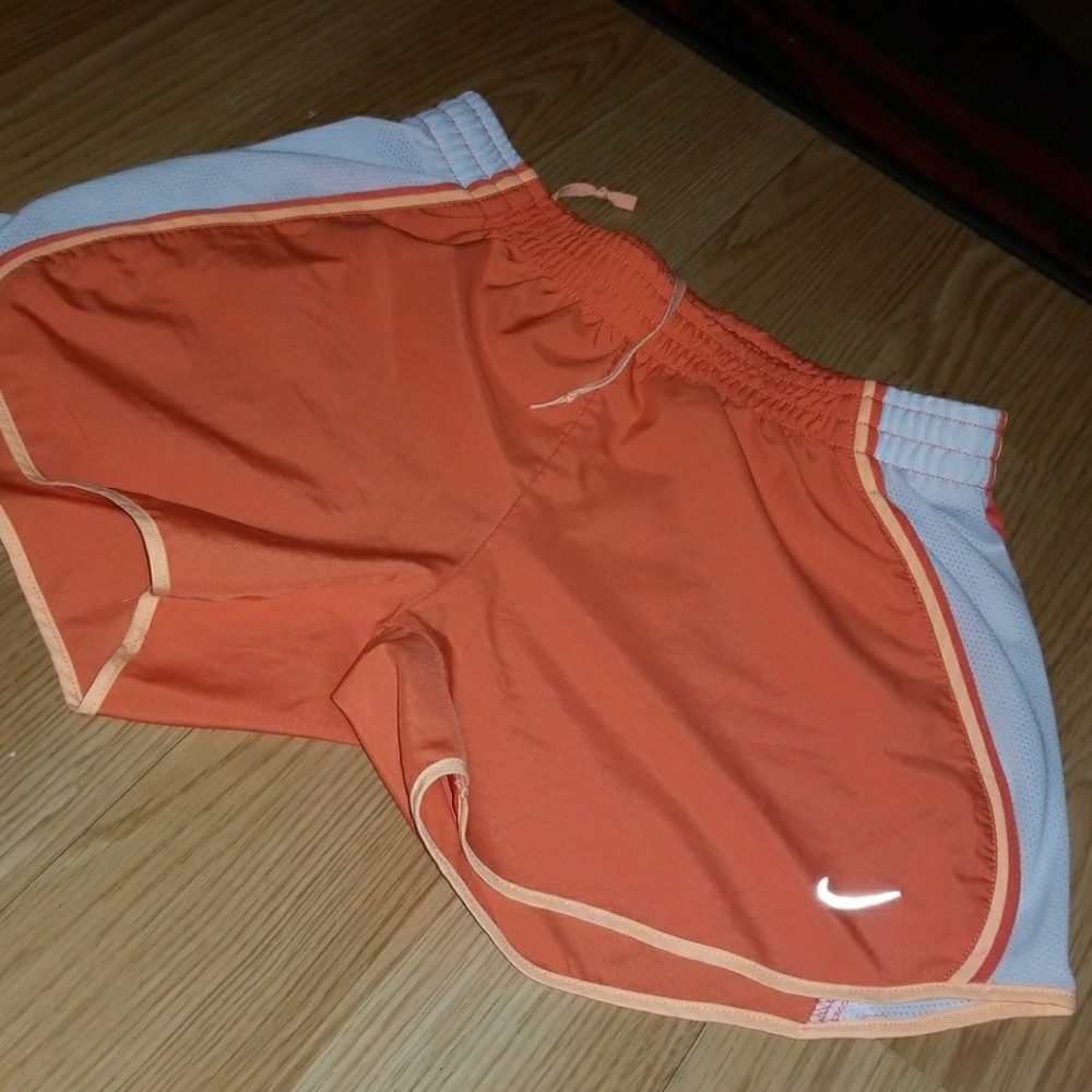 Nike orange shorts🔶️🔸️